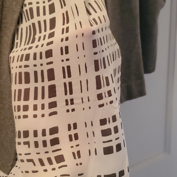 89th & Madison sweater with open back detail - Picture 9 of 12